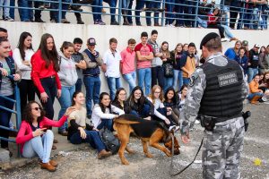 Medicina Veterinária promove atividade com o Batalhão de Polícia Militar