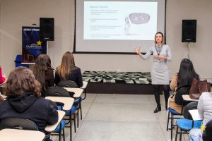 Minicursos promovem práticas interdisciplinares no Simpósio de Saúde