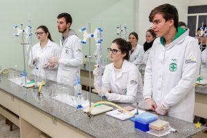 Minicursos promovem práticas interdisciplinares no Simpósio de Saúde