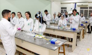 Minicursos promovem práticas interdisciplinares no Simpósio de Saúde