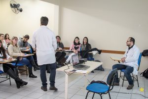 Minicursos promovem práticas interdisciplinares no Simpósio de Saúde