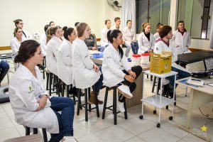 Minicursos promovem práticas interdisciplinares no Simpósio de Saúde