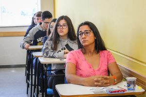 Campo Real reúne centenas de candidatos no Vestibular de Inverno