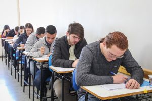 Campo Real reúne centenas de candidatos no Vestibular de Inverno