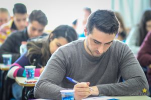 Campo Real reúne centenas de candidatos no Vestibular de Inverno