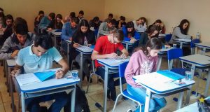 Campo Real reúne centenas de candidatos no Vestibular de Inverno