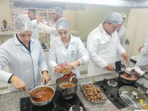 Medicina Veterinária realiza aula prática com produtos cárneos