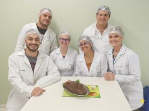 Medicina Veterinária realiza aula prática com produtos cárneos