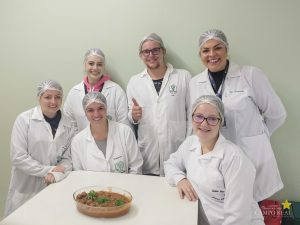 Medicina Veterinária realiza aula prática com produtos cárneos