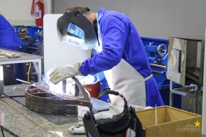 Acadêmicos constroem maquetes de projetos interdisciplinares