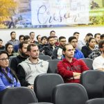 Acadêmicos de Engenharia Civil participam de aula inaugural