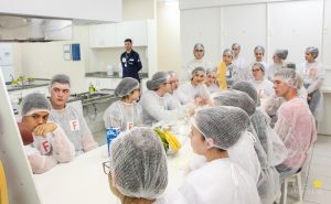Estudantes do Colégio Lobo participam de oficinas