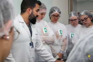 Estudantes do Colégio Lobo participam de oficinas
