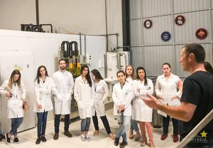 Acadêmicos de Nutrição participam de visita técnica