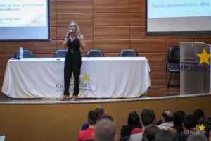Acadêmicos participam de palestras do Outubro Rosa