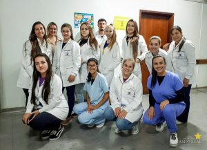 Acadêmicos visitam Central de Materiais e Esterilização