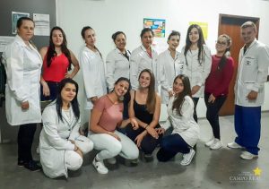 Acadêmicos visitam Central de Materiais e Esterilização