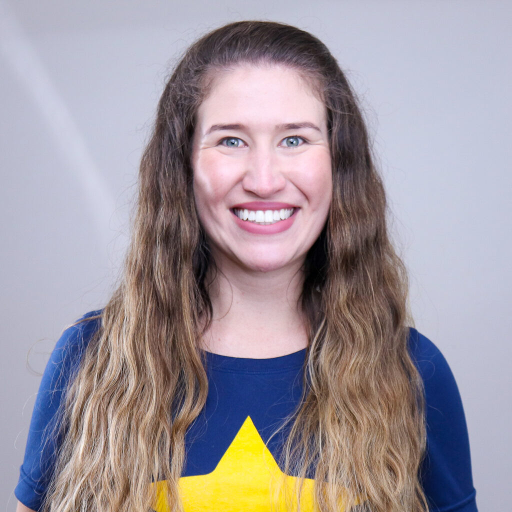 Prof. Camila Nogueira Pacentchuk